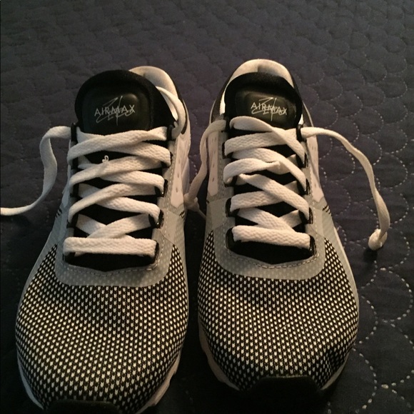 Nike - Picture 2 of 3